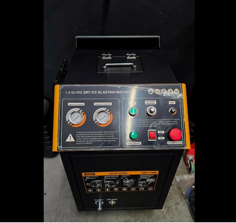 Machine de dry ice blasting