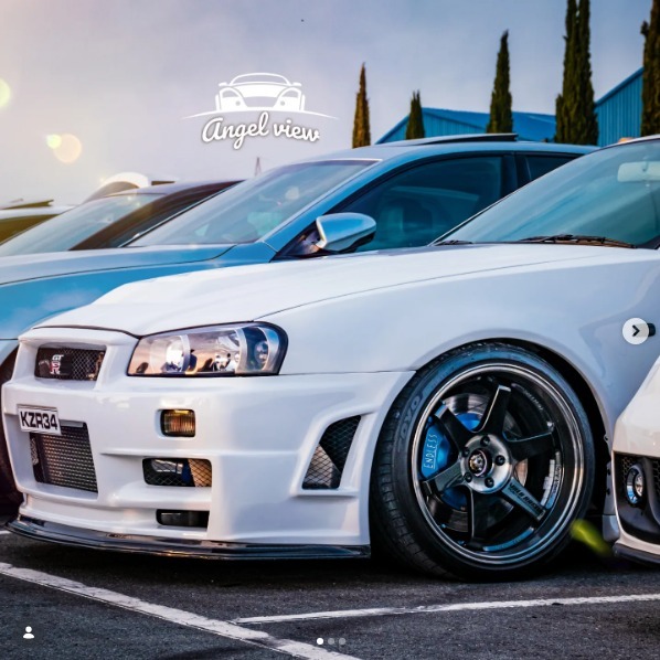 Nissan GT-R R34 blanche