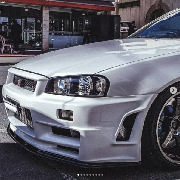 Silver GT-R R34 at the workshop